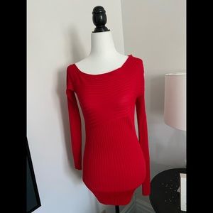 RED BCBG TOP